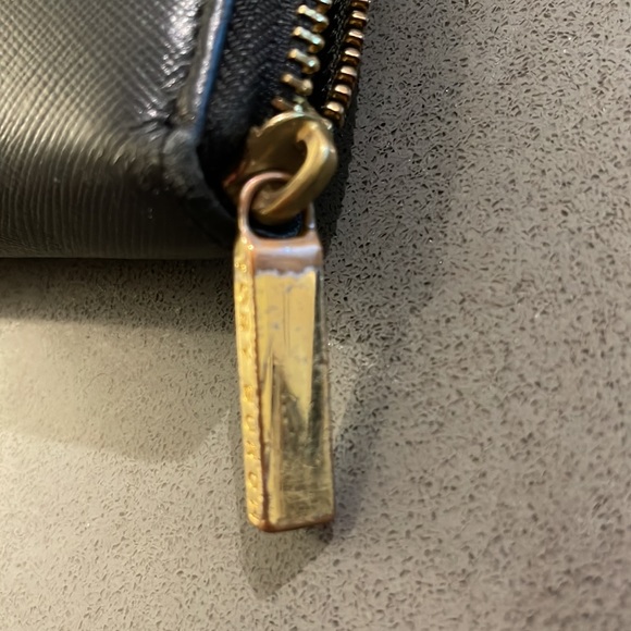 Tory Burch Zip around wallet - Picture 4 of 6
